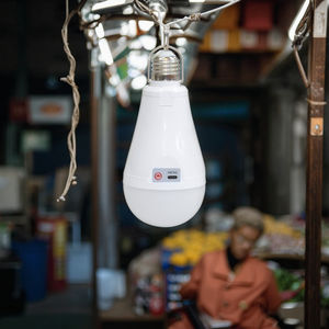 Lampadina di Emergenza LED Ricaricabile di Alta Qualità con Doppia <span class=keywords><strong>Batteria</strong></span> Rimovibile E27 B22 20W per Interruzioni di Corrente - Product Image 1