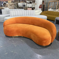 Canapés Courbes Design Personnalisés pour Petits Salons – Meubles de Salon en Tissu Velours Teddy – Canapé Moderne d'Intérieur 2 Places Courbé