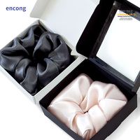 Lot de Chouchous en Soie Extra Larges 22mm 30mm 6cm 8cm Noir Ivoire Rose Brillant avec Logo Personnalisé – Collection Été