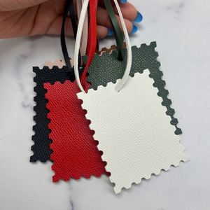 Colgante de coche con borde en zigzag de colores para imprimir, llavero en blanco, colgante de cuero PU para bolso, accesorios de decoración para carteras - Product Image 1