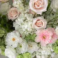 Boule de fleurs artificielle en soie blanche et verte 50/60 cm, faite à la main, centre de table de mariage, arrangement floral au sol pour la décoration d'événements