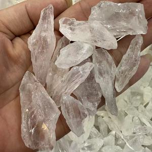 Vente en gros de cristaux naturels blancs polis, pierres brutes, baguette de quartz clair, pointe de quartz, pierre brute pour la guérison - Product Image 5