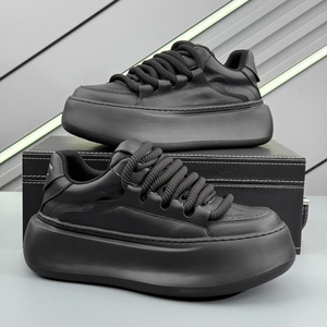 รองเท้าผ้าใบแฟชั่นผู้ชายรุ่นใหม่ปี 2026 ขายส่ง รองเท้าลำลองพื้นหนา สวมใส่สบาย เหมาะสำหรับใส่เดินทุกวัน - Product Image 3