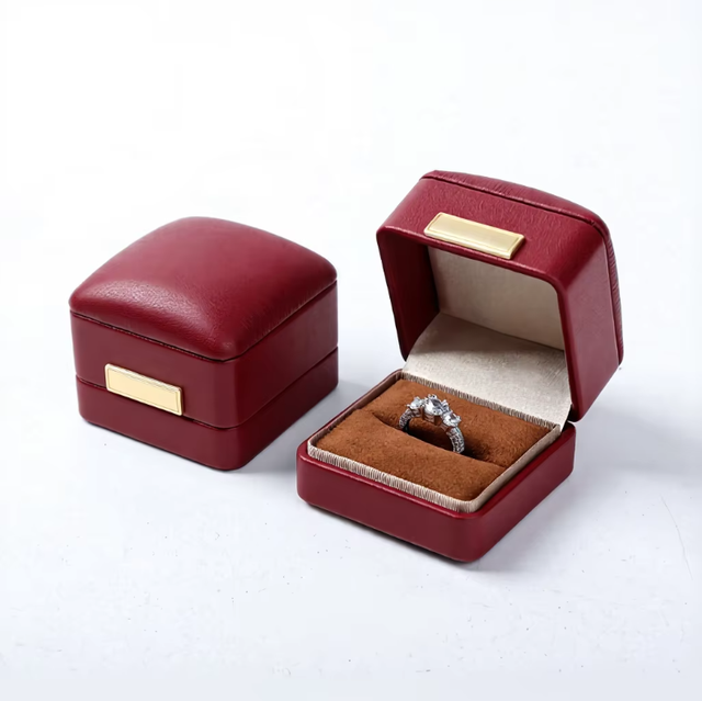 Factory Eco-friendly PU Leather Luxurious Rings Boxes Custom Logo Velvet Lining Rectangular Corner Jewelry Storage for Wedding