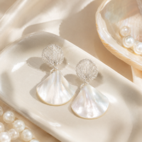 Boucles d'oreilles pendantes en coquille d'ormeau pour femmes, faites à la main, en fil de cuivre tressé, bijoux statement avec tiges en argent