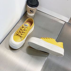 Zapatillas Blancas Vintage Versátiles de Doble Uso con Suela Gruesa, Punta Redonda y Fondo Plano, para Uso Casual - Product Image 6
