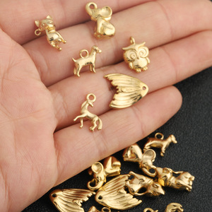 Colgantes con Forma de Animales, Chapados en Oro, de Acero Inoxidable, Dijes Temáticos para Hacer Collares, Joyería, Accesorios de Moda Unisex - Product Image 1