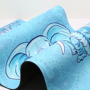 Nouveauté OEM/ODM Tapis de yoga en daim écologique personnalisé avec impression couleur, Yogamatte de haute qualité - Product Image 2