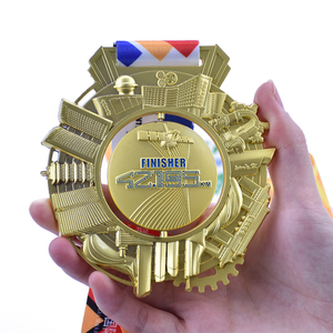 <span class=keywords><strong>El</strong></span> diseño de su propia suspensión ronda hilado deporte correr una maratón de acabado de Metal de aleación de Zinc medalla con cordón - Product Image 1