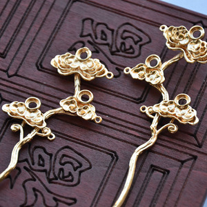 Horquilla de Pelo con Diseño de Nube Auspiciosa, 40x147mm, Chapada en Oro y Plata, Hecha a Mano, Accesorio para Hanfu - Product Image 3