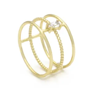 925纯银镀金锆石珠宝时尚戒指女性订婚结婚戒指