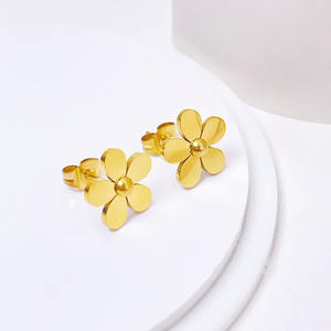Pendientes de acero inoxidable chapados en oro para mujer de alta calidad, joyería - Product Image 2