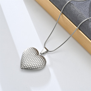 情侣不锈钢项链，带心形开口盒吊坠项链，不锈钢项链 - Product Image 3