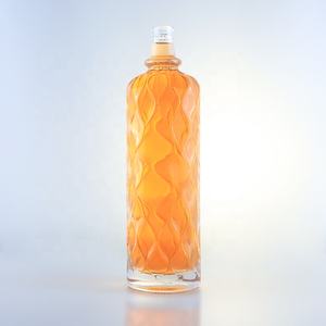 2025 nuevo diseño personalizado botella de vidrio de licor transparente con parte superior de <span class=keywords><strong>Guala</strong></span> para whisky Vodka Gin Brandy agua - Product Image 2