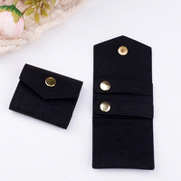 Emballage de luxe élégant, pochette en microfibre 5*6 cm, fermeture à bouton, impression sérigraphique, 6 couleurs disponibles, pliée pour bagues et boucles d'oreilles