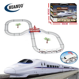 Classico Set Regalo di <span class=keywords><strong>Auto</strong></span> da Corsa su <span class=keywords><strong>Pista</strong></span> con Luci e Musica, Giocattolo Ferroviario Elettrico Colorato per Bambini - Product Image 4