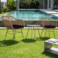 Chaises de bistrot français minimalistes sans accoudoirs en rotin PE pour terrasses et patios d'hôtels
