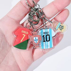Porte-clés Maillot de Foot <span class=keywords><strong>Messi</strong></span> <span class=keywords><strong>Neymar</strong></span> Cristiano Ronaldo Mbappé Équipe de Football Argentine Brésil Décoration à Suspendre - Product Image 2