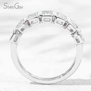 Anillo de Diamantes de Laboratorio Starsgem, 1.3ctw, Oro Sólido de 14K, Corte Esmeralda Clásico, Anillo de Eternidad con Siete Diamantes en Engaste - Product Image 4