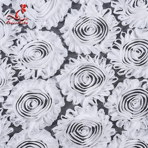 Tessuto in Pizzo Ricamato 3D con Rose Bianche OEKO-TEXT del Guangdong, in Poliestere, <span class=keywords><strong>Tulle</strong></span> e Rete per Abiti da Sposa - Product Image 2