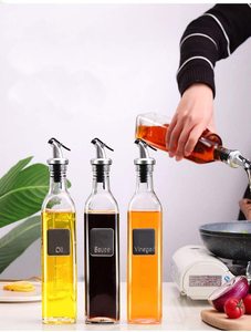 Ensemble <span class=keywords><strong>de</strong></span> distributeurs d'huile et <span class=keywords><strong>de</strong></span> <span class=keywords><strong>vinaigre</strong></span> en verre <span class=keywords><strong>blanc</strong></span> carré <span class=keywords><strong>de</strong></span> qualité supérieure, flacons d'huile essentielle, pot à huile <span class=keywords><strong>de</strong></span> cuisson, matériau en silicone pour l'utilisation <span class=keywords><strong>de</strong></span> jus - Product Image 5