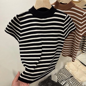 Vente en gros – Nouveauté Été 2025 – Meilleure Vente – Crop Top <span class=keywords><strong>Femme</strong></span> Ample à <span class=keywords><strong>Col</strong></span> <span class=keywords><strong>Roulé</strong></span> Rayé Tricoté à Manches Courtes - Product Image 2