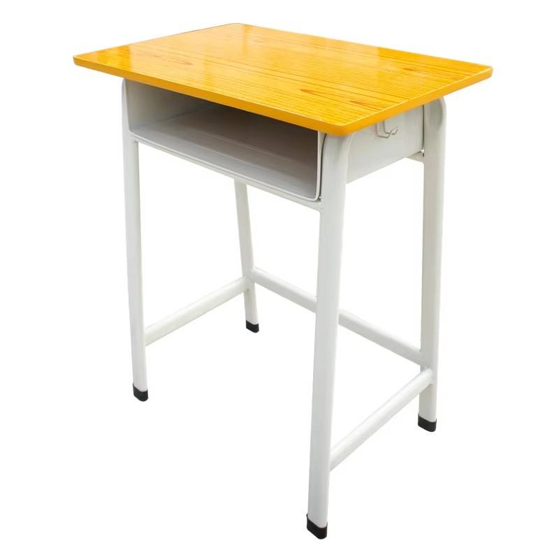 โต๊ะสีส้ม