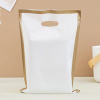 Yiwu Usine En Gros Logo Imprimable Quatre Doigts Givré Sac À Main Bouche Plate Vêtements Sac À Provisions Sac En Plastique pour L'emballage De La Boutique