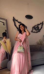 Designer Boutique Haut de travail lourd en crochet et Lahengha avec Dupatta Travail de cordon lourd Lehenga Choli avec travail Dupatta - Product Image 4