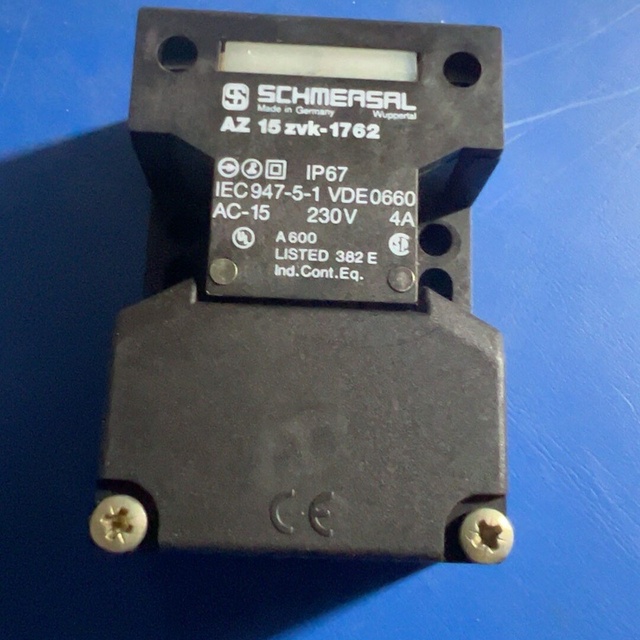 AZ15zvk-1762SafetySwitch PLC