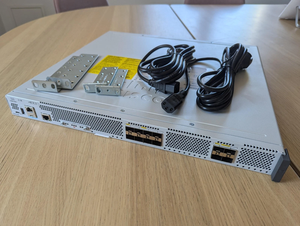 Enrutador de borde WAN compacto de la serie Catalyst 8500 4x SFP + y 8x SFP, 4x10GE, 8x1GE de la serie en existencia de la red de almacenamiento - Product Image 2