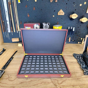 Champions <span class=keywords><strong>Ring</strong></span> Logo 70-Loch-<span class=keywords><strong>Display</strong></span> Quadratische Holzkiste Regal sitzendes Design Handgemalte Technik für die Neujahrs meisterschaft - Product Image 3