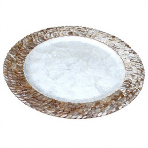 Centros de Mesa de Lujo Artesanales para Bodas, Platos Base de Conchas de Capiz Laminadas (Ostra Perla), Manteles Individuales Hechos a Mano - Product Image 2