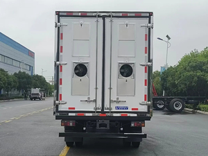 Camion Isuzu KV100 per il trasporto di pulcini, pollame vivo e bestiame, con rimorchio ventilato a doppia temperatura - Product Image 4