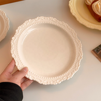 Assiette ronde en porcelaine vintage pour le thé de l'après-midi, motif floral en relief, assiette en céramique pour servir des pâtisseries et des gâteaux