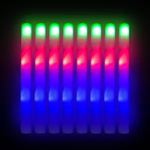 Commercio all'ingrosso RGB Colorful Glow Sticks bomboniera 18 pollici 3 modalità lampeggiante Led Foam Stick per l'illuminazione della festa di concerto