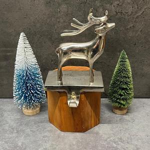 HOMEinc. Soporte Metálico para Calcetines Navideños de Interior/Exterior, Diseño de Trineo, Tamaño y Logotipo Personalizables, Alta Calidad, Venta al Por Mayor a Bajo Precio - Product Image 4