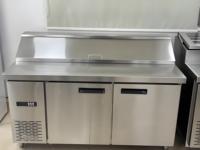 Venta directa de fábrica, enfriador comercial de mesa de preparación de Pizza, congelador de doble puerta de gran capacidad, Enfriador de exhibición barato para tienda de alimentos
