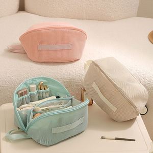 Nueva Bolsa de Almacenamiento Multifuncional para Cosméticos, con Diseño de Malla y Gran Capacidad, con Compartimentos para Organizar y Guardar Artículos - Product Image 1