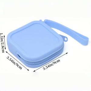 Monedero de Silicona Portátil e Impermeable de 3.54 Pulgadas con Logotipo Personalizado, Mini Bolsa de Almacenamiento con Cremallera y Correa para la Muñeca, para Monedas, Recibos y Llaves - Product Image 2