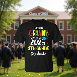 Camiseta de Graduación de 8º Grado para Abuela Orgullosa, Clase de 2025, para Uso Promocional - Product Image 3