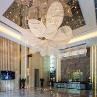 Lustre en cristal sur mesure, grand modèle, avec pétales faits main, pour hall d'hôtel, salle de banquet, villa, atrium