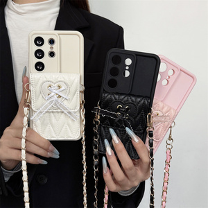 Étui <span class=keywords><strong>de</strong></span> <span class=keywords><strong>téléphone</strong></span> <span class=keywords><strong>de</strong></span> luxe élégant avec porte-cartes en cuir texturé et nœud en forme <span class=keywords><strong>de</strong></span> cœur pour <span class=keywords><strong>Samsung</strong></span> Galaxy S26 Ultra S25 A56 avec sangle chaîne bandoulière - Product Image 3