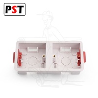 Boîtier d'interrupteur 1+2 gang 35 mm de profondeur en ABS/PVC avec indice de protection IP54 et norme BS5733