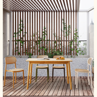 Chaise en rotin tressé entièrement en plastique, moderne, empilable, légère et durable, pour la vente en gros, idéale pour cafés, restaurants, bistrots et hôtels