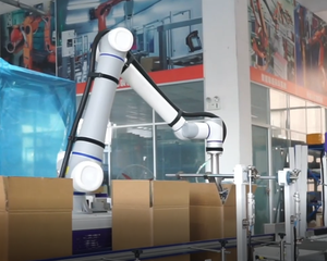 Cobot entièrement automatique pour l'empilage de boîtes et de palettes avec précision et répétabilité - Product Image 1