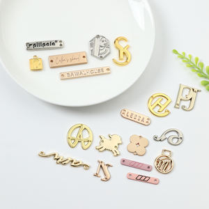 Accessori per indumenti fermaglio per denti in metallo vestiti in doppio lato logo inciso nome argento morsetto metallo lavabile Clip denti logo - Product Image 6