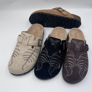 <span class=keywords><strong>Mules</strong></span> en daim brodées de feuilles pour femmes, style rétro, avec semelle en liège, pantoufles fermées à la mode avec boucle réglable - Product Image 1