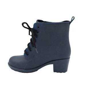 Botas de lluvia de PVC con tacón de cuña para mujer, zapatos antideslizantes con cinta de goma - Product Image 1