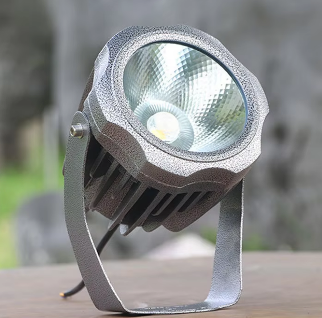 LED Lawn Light 10w 20w 30w Waterproof Floodlight Narrow Beam Spot Lamp Outdoor Landscape Light for Tree and Building Wall